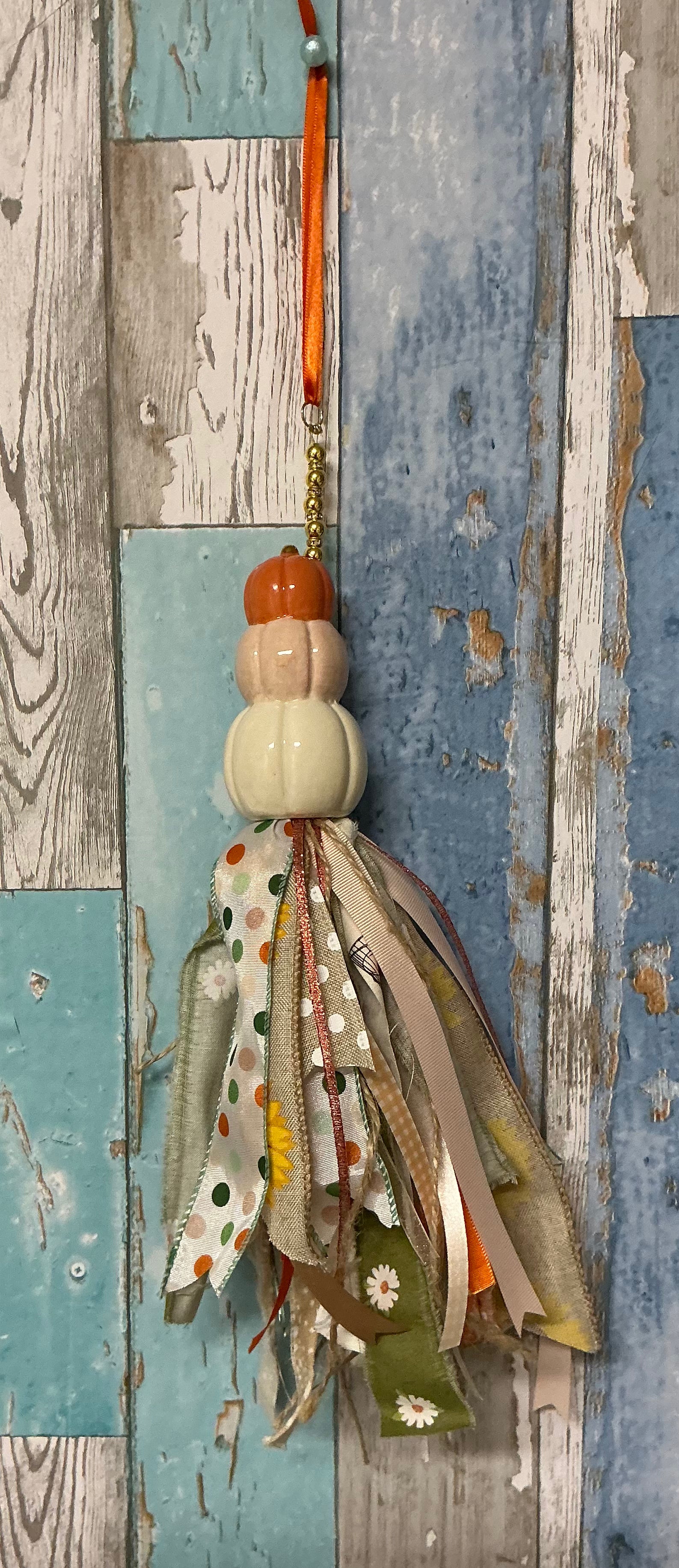 Salt shaker tassels
