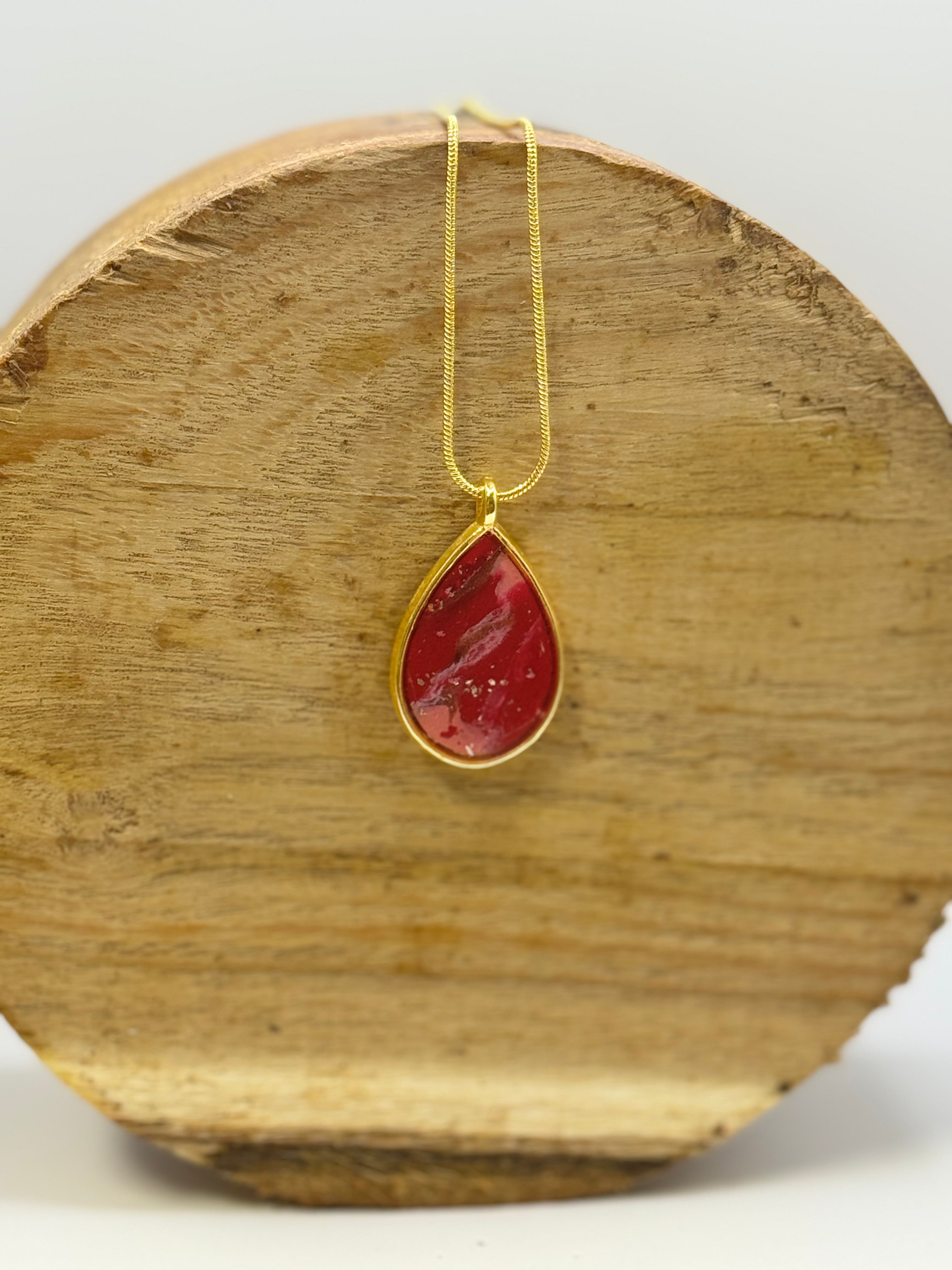 Golden red teardrop necklace